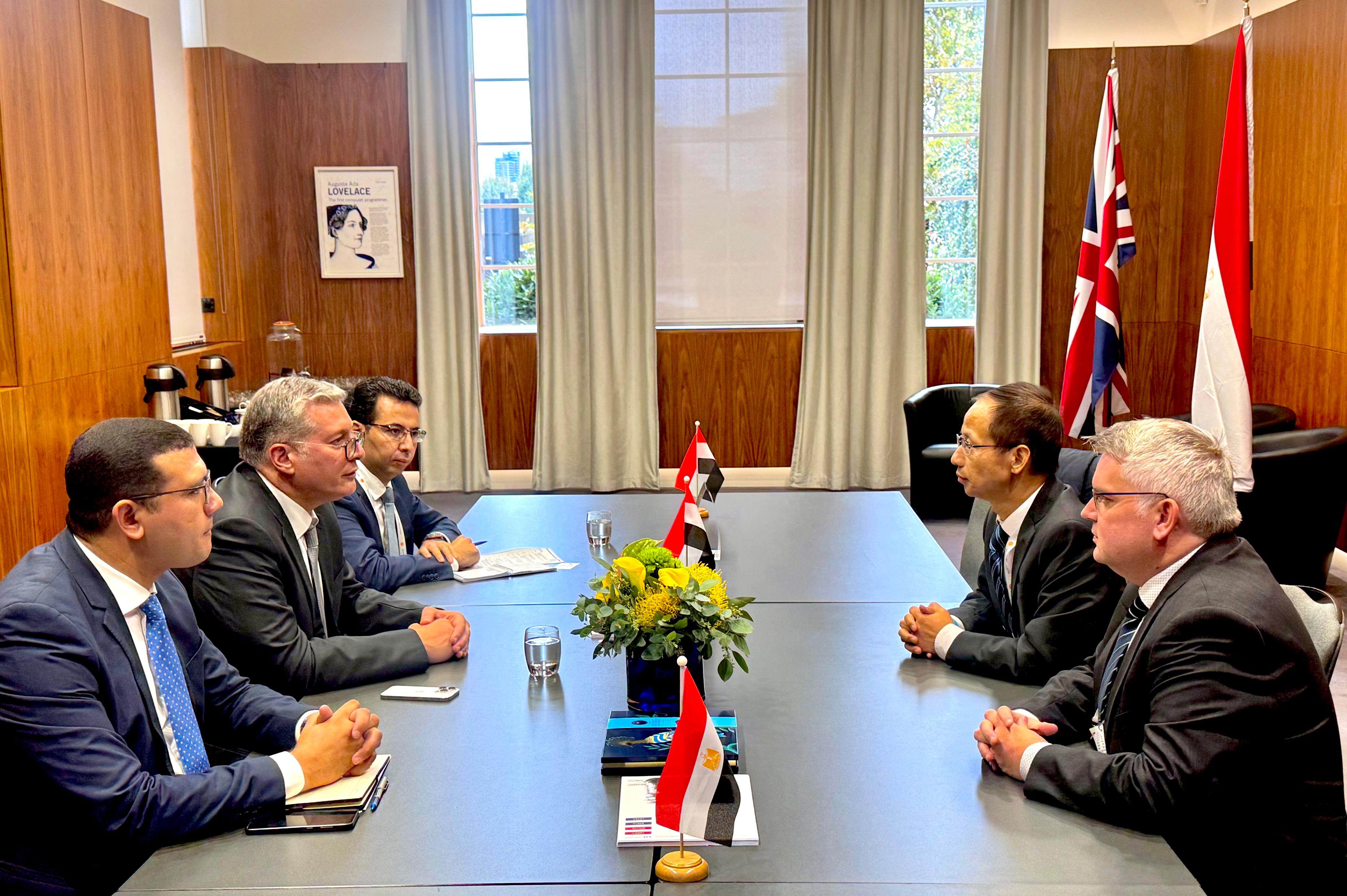 سينوك الصينية تبدي رغبتها بالاستثمار في البحث عن البترول والغاز بمصر 